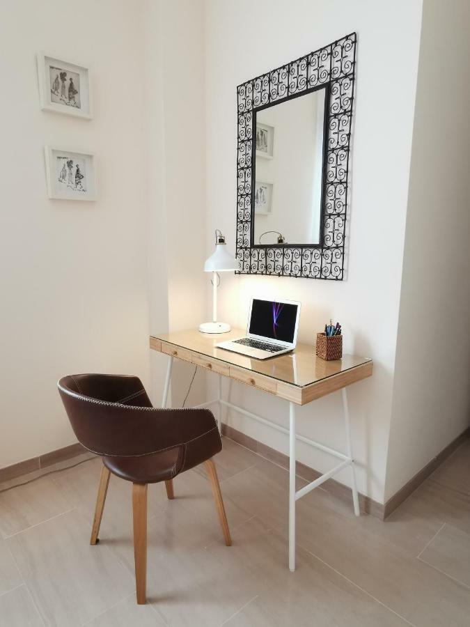 Teodosio Free Parking & Ac Sevilla