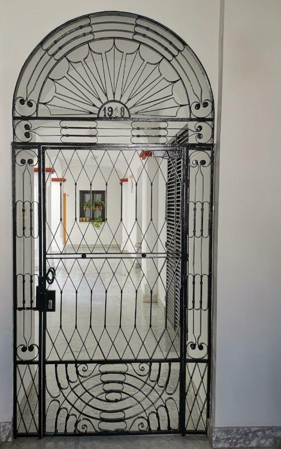 Teodosio Free Parking & Ac Appartement *