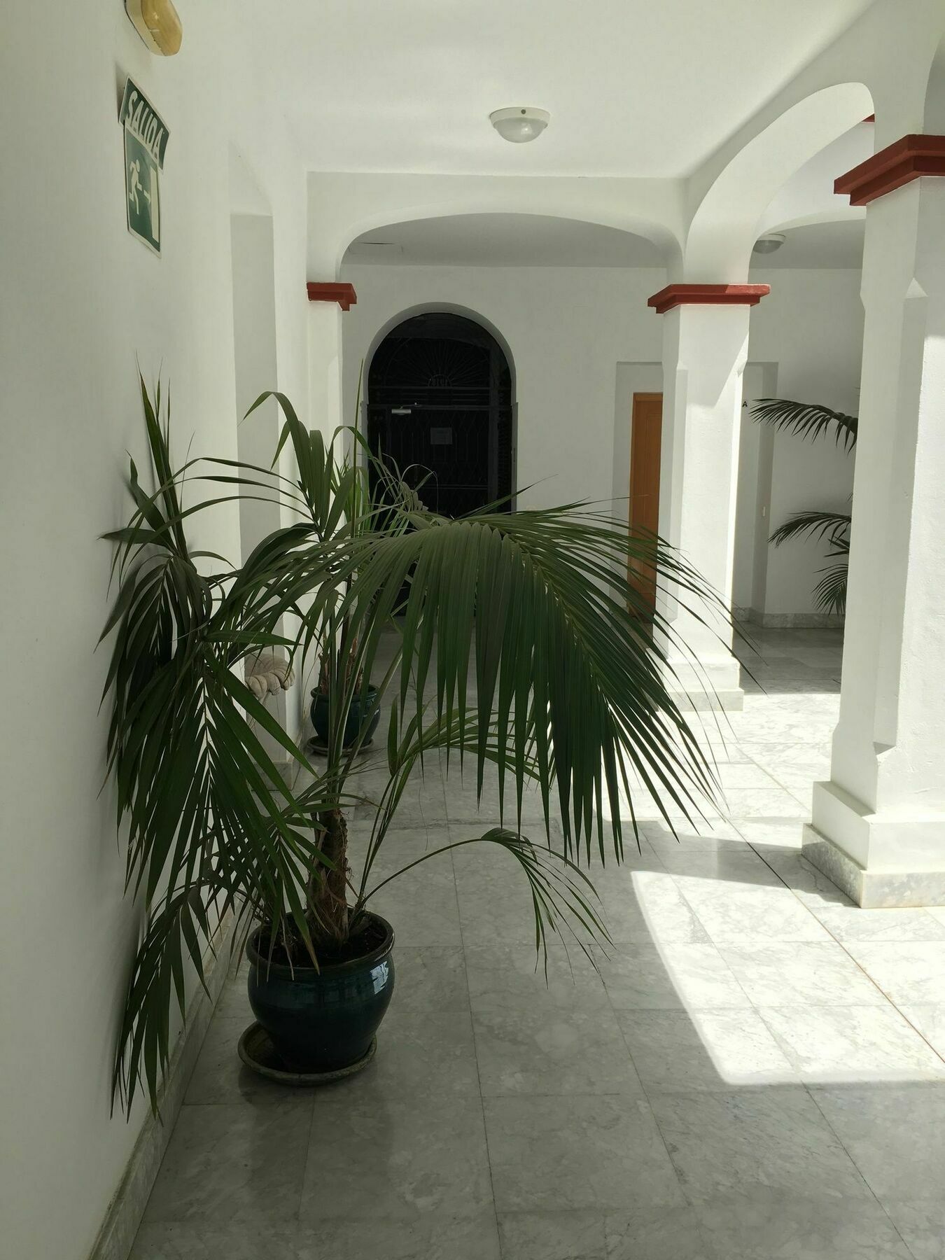 Teodosio Free Parking & Ac